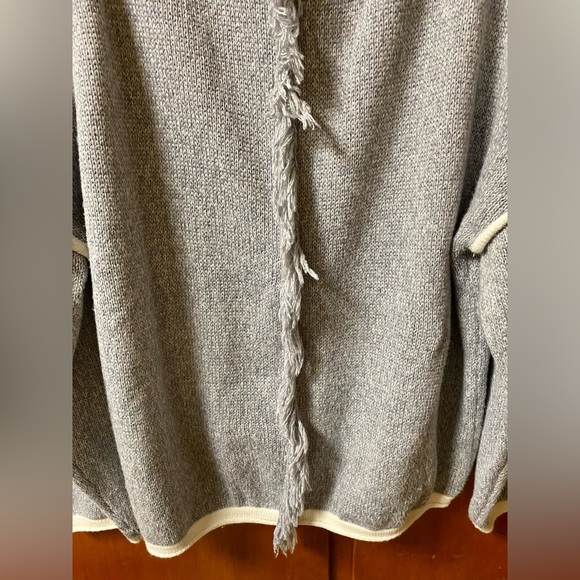 MsDressly Size XL Women’s Sweater with Fringe accent NWOT. - Picture 2 of 8